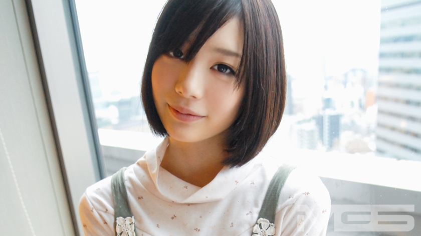 鈴村あいり、人気女優の秘蔵映像！大人の魅力が満載の限定公開