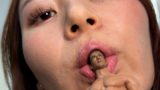 れなちゃんがM男人形を唾液たっぷり舐めまわす｜評判・レビュー・見どころ